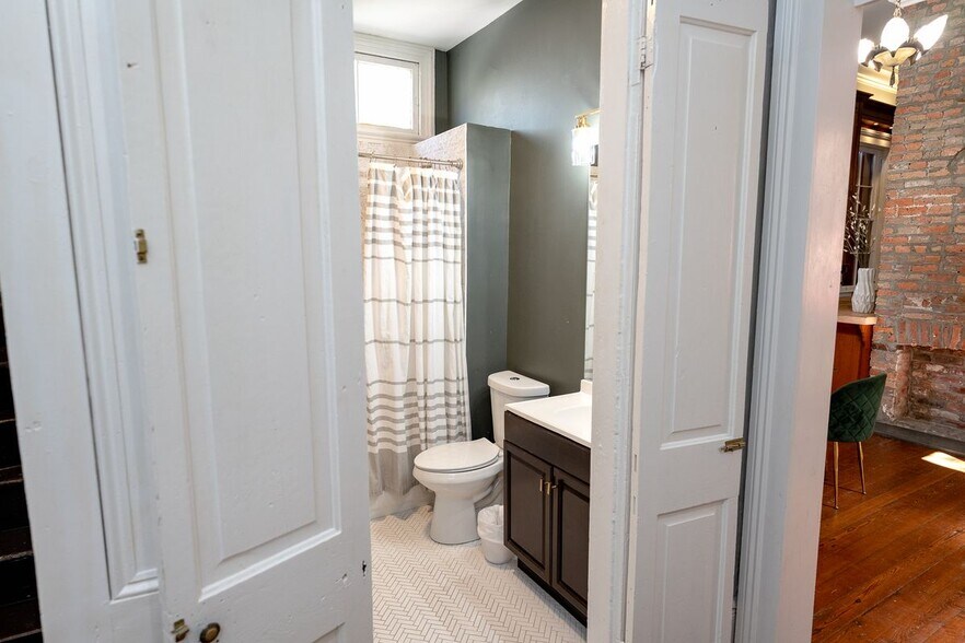 Building Photo - 1433 Esplanade Ave