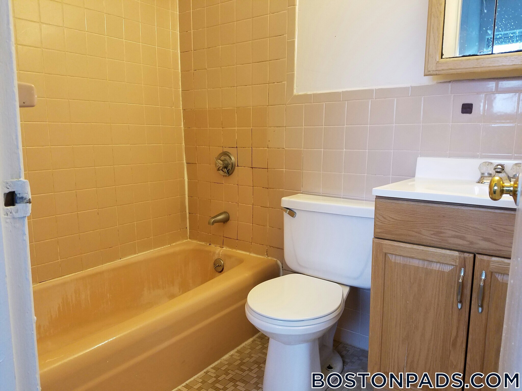 Building Photo - 226 Parker Hill Ave