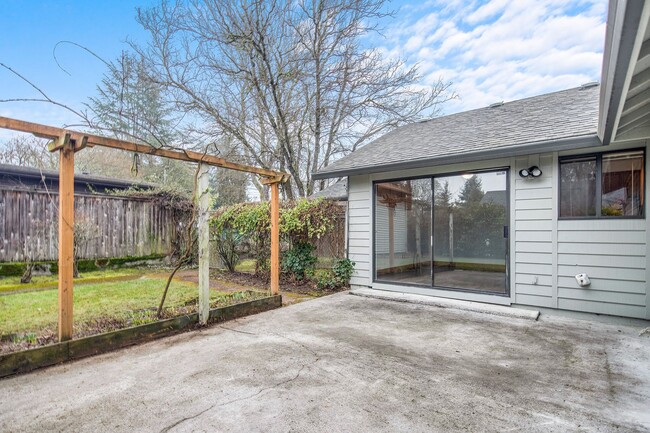 Building Photo - SW Portland - Single Level - 3 Bed, 2 Bath