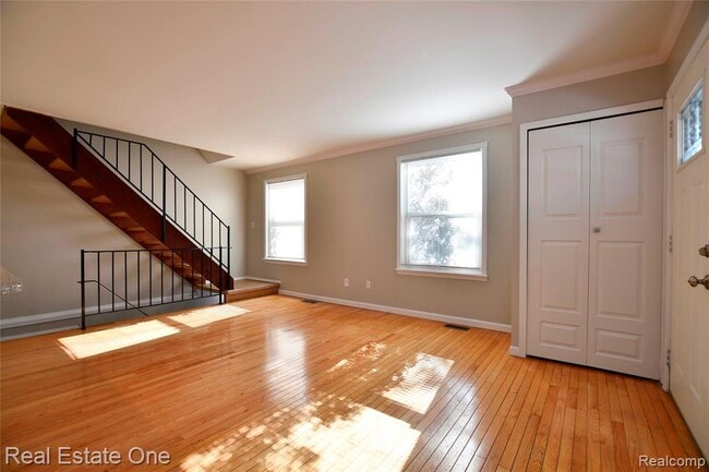 Building Photo - 1527 Mariner Dr
