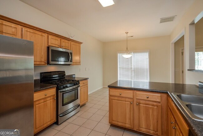 Building Photo - 140 Lantana Dr
