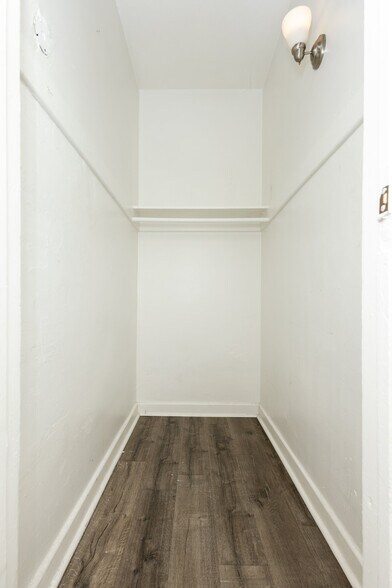 Building Photo - 357 S Alvarado St