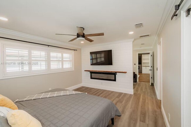 Building Photo - 9675 SW Anchor