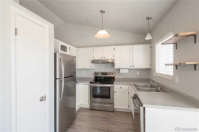 Building Photo - 3805 Blazingwood Way