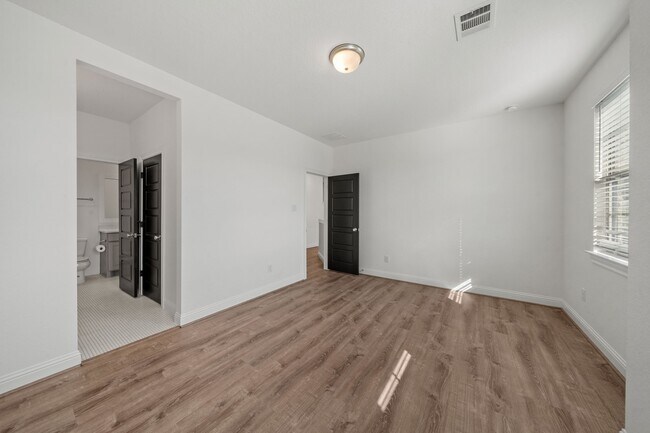 Building Photo - 18935 Wild Thornberry Dr