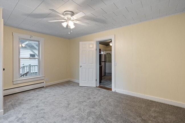 Building Photo - 99 William St