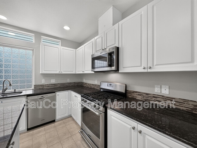 Building Photo - 5605 NE Caddis Dr