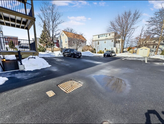 Building Photo - 40 Waverly St