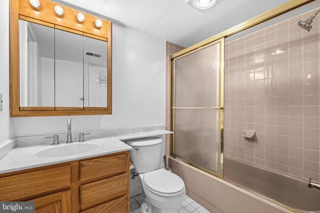 Building Photo - 7520 Royal Dominion Dr