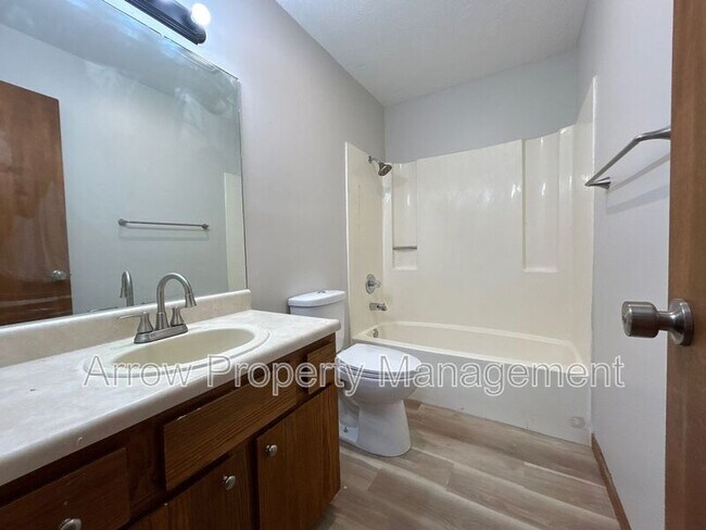 Building Photo - 1306 S Jackson St