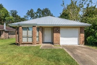 Building Photo - 142 Sandest Dr