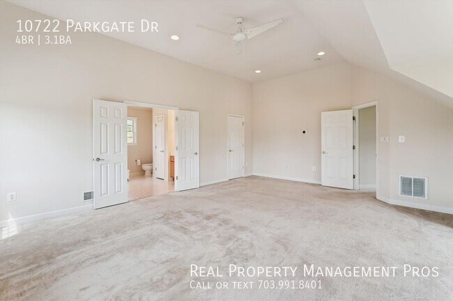 Building Photo - 10722 Parkgate Dr