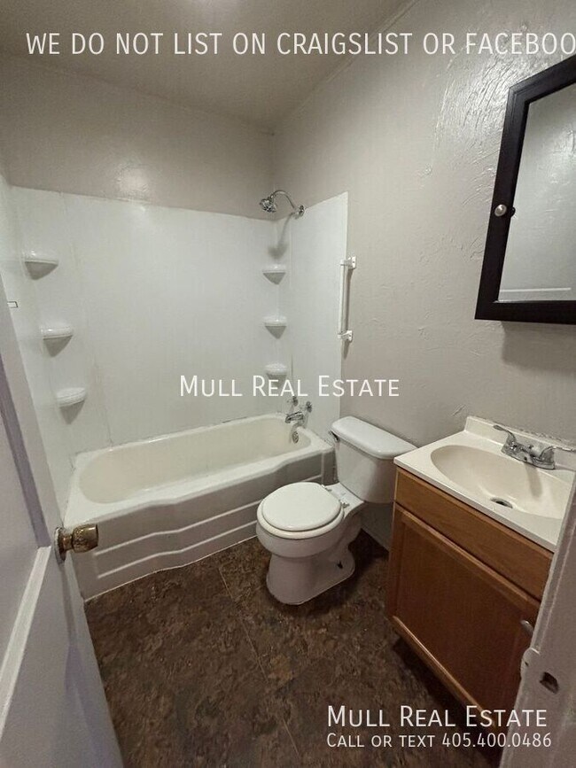Building Photo - 1037 Tabor Dr
