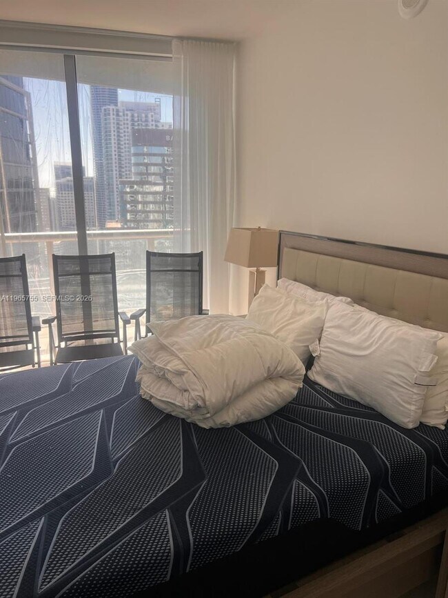 Building Photo - 475 Brickell Ave