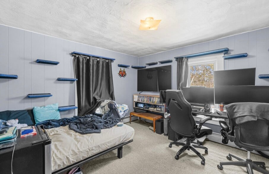 Building Photo - 58 Read Ave