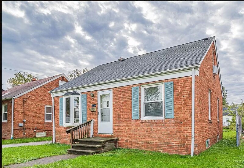Building Photo - 25770 Farringdon Ave