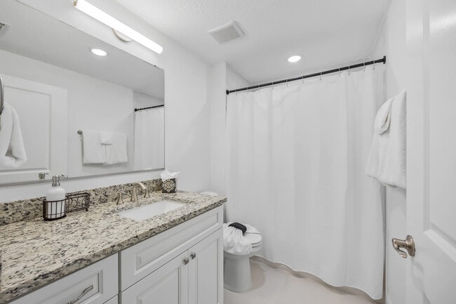 Building Photo - 701 Pilot Ln