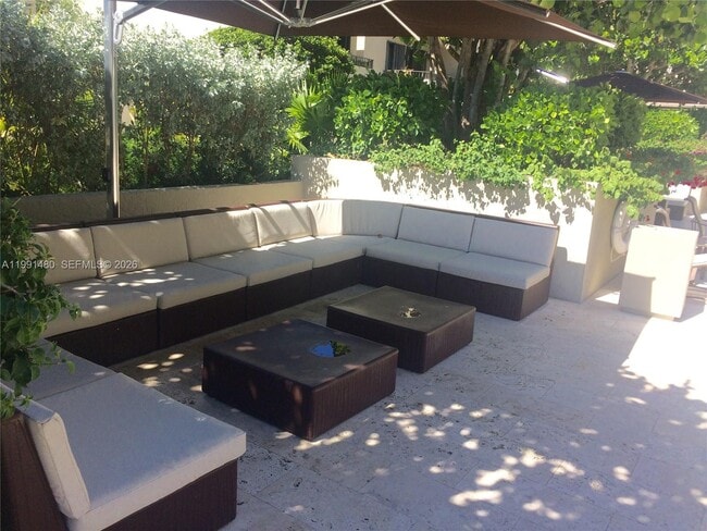 Building Photo - 201 Crandon Blvd