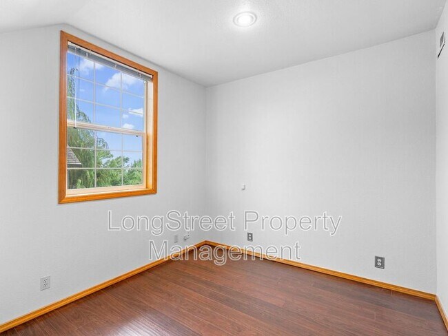 Building Photo - 15926 SW Hampshire Terrace