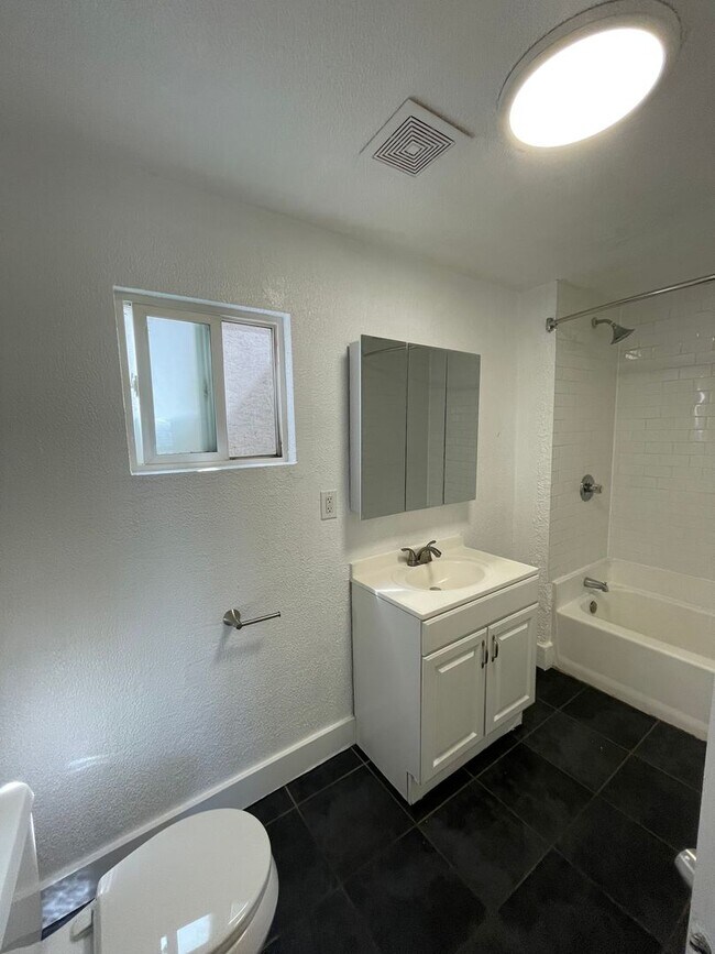 Building Photo - 1436-1438 3rd St