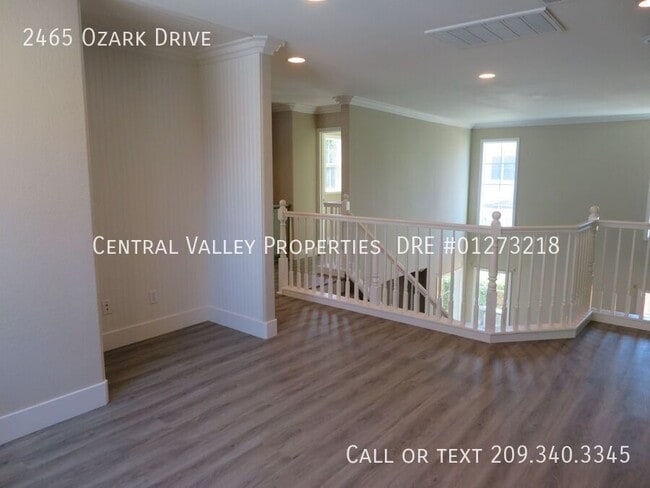 Building Photo - 2465 Ozark Dr