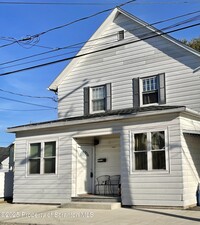 Building Photo - 1064 Lincoln St