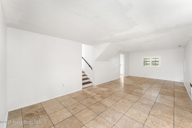 Building Photo - 2645 Driftwood Dr