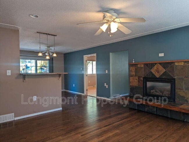 Building Photo - 305 Cottonwood Ct