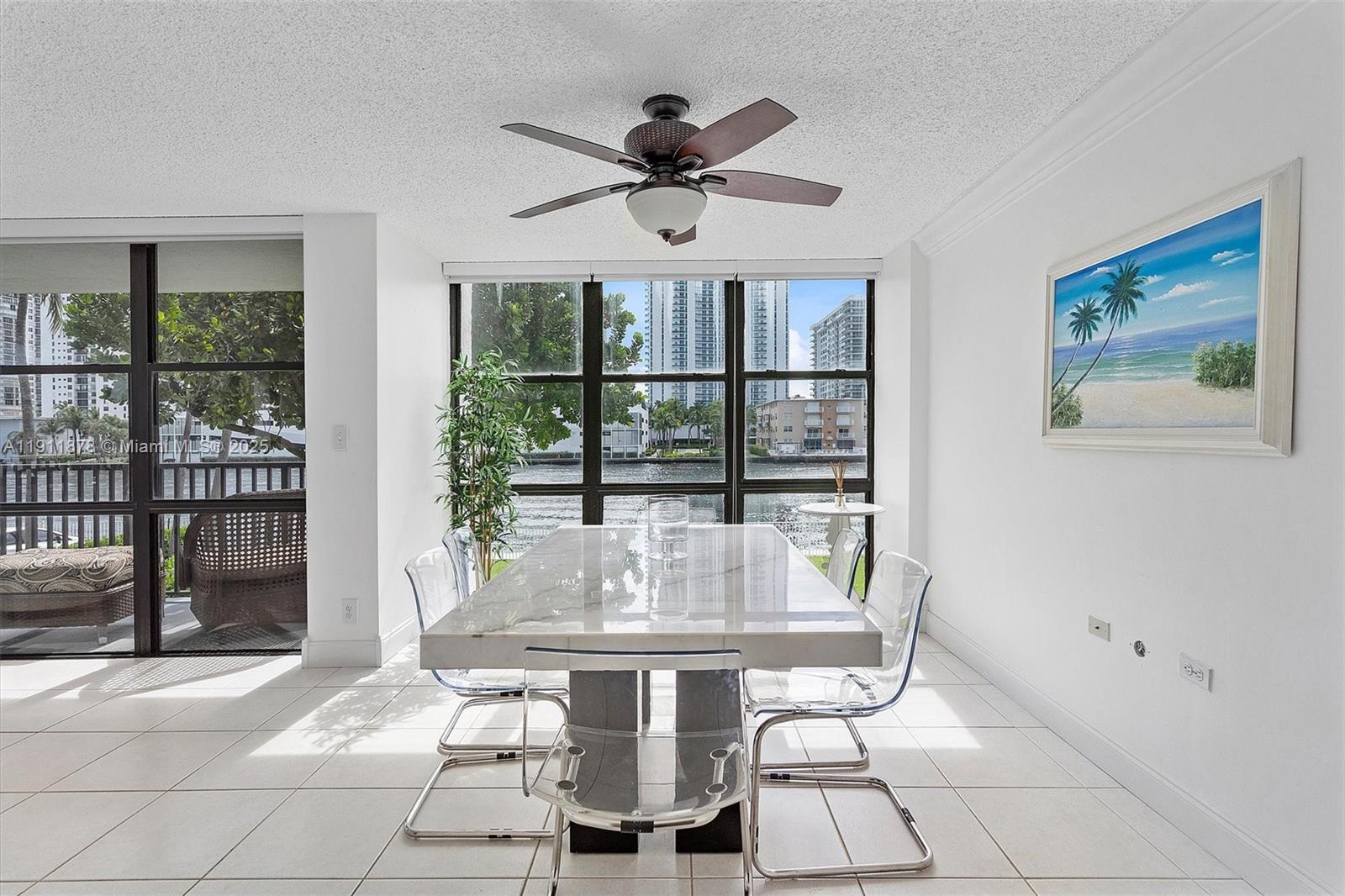 Building Photo - 1000 Parkview Dr