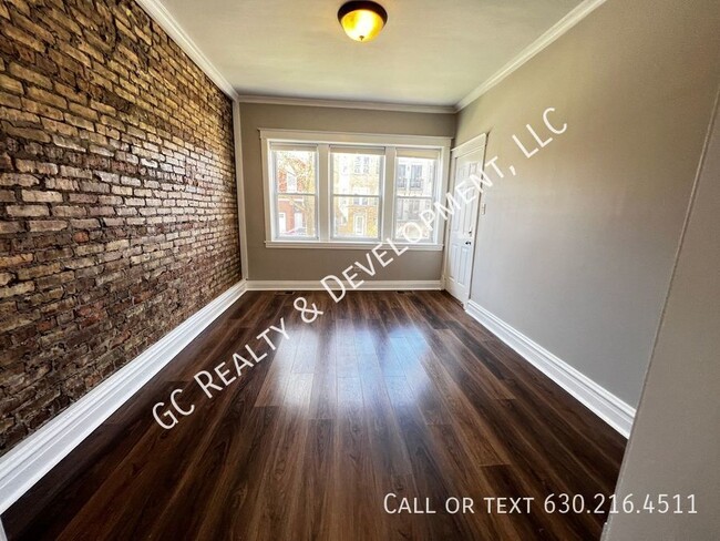 Building Photo - 1439 N Artesian Ave