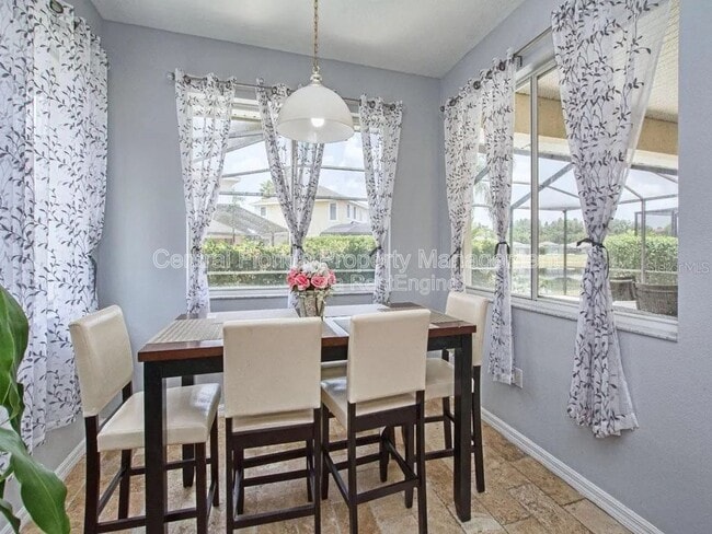 Building Photo - 2937 Sunset Vista Blvd