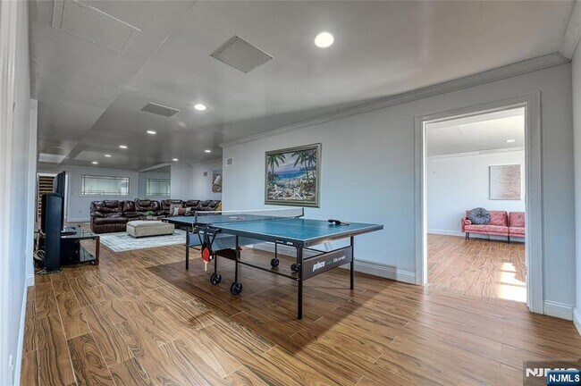 Building Photo - 91 Chestnut Ridge Rd