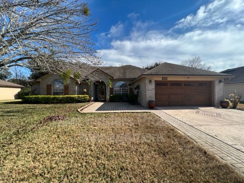 Building Photo - 2127 Forest Gate Dr W