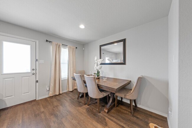 Building Photo - Spacious 3-Bed Home with Pool Access, Trails, and Fenced Yard in Converse