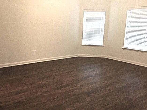 Building Photo - 1211 Arizona Dr