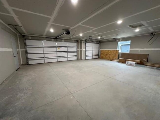 Building Photo - 1560 Gray Fox Dr NE