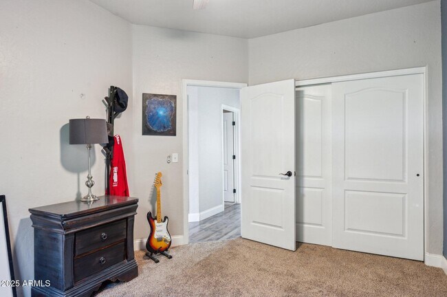 Building Photo - 758 S Lagoon Dr