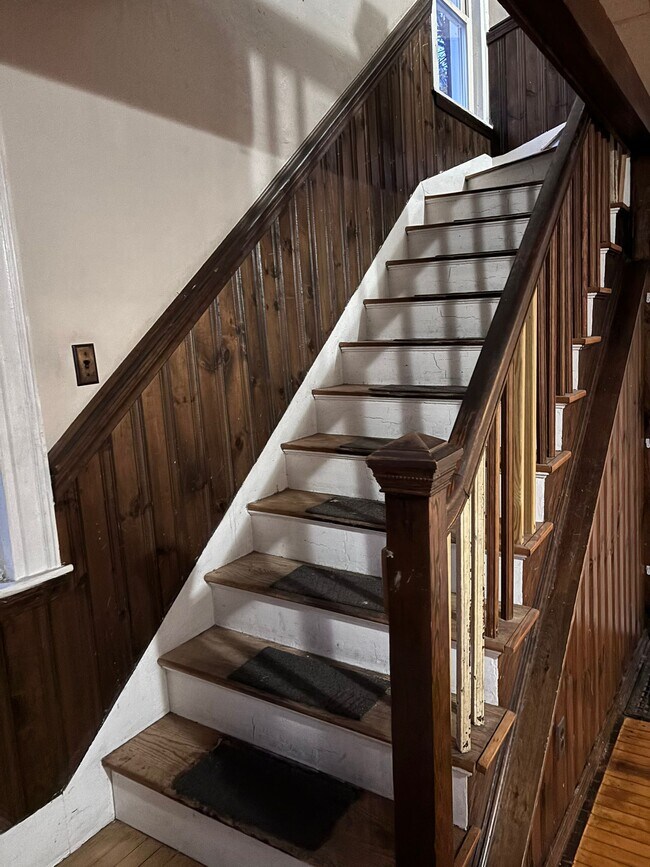 Building Photo - 9 Urquhart St