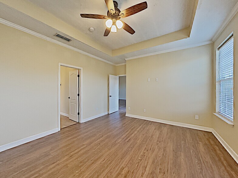 Building Photo - 1205 Sundown Ct