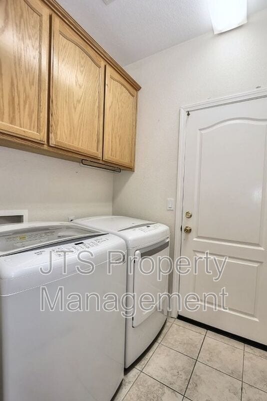 Building Photo - 3232 Balada Way