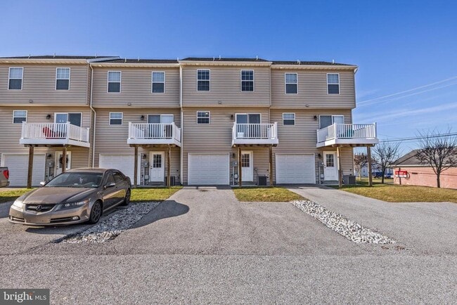 Building Photo - 116 Breezewood Dr