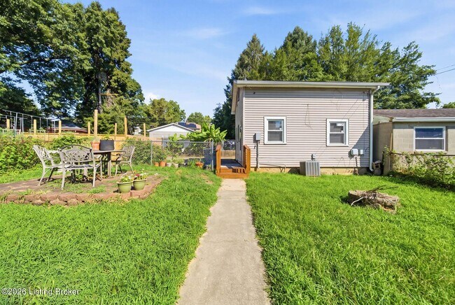 Building Photo - 1049 Dixon Ave