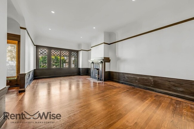 Building Photo - 1167 Green St