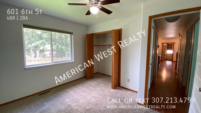 Building Photo - 601 6th St