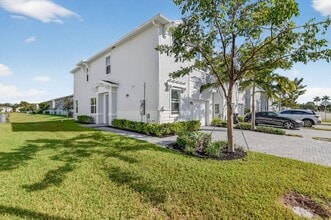 Building Photo - 4645 Meyerson Pl