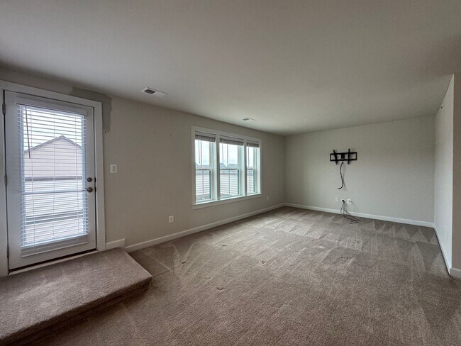 Building Photo - Stunning 4 Level 4 Bed 3/2 Bath Home With Balcony And Deck In Westmoore At Moorefield