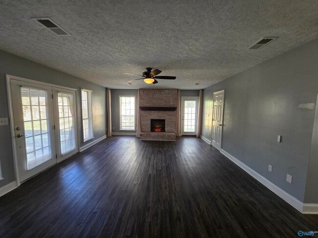 Building Photo - 159 Mallard Dr