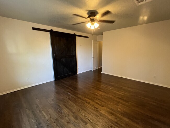 Building Photo - 1313 Brookhaven Dr