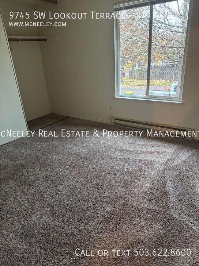 Building Photo - 9745 SW Lookout Terrace