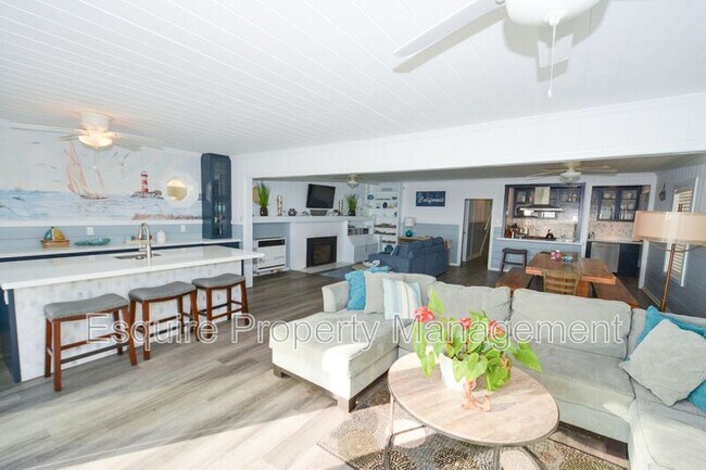 Building Photo - 4161 Ocean Dr